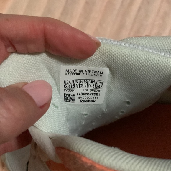 Reebok sneakers - Picture 3 of 3